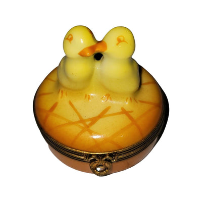 Two Chicks smooching Limoges Box Figurine - Limoges Box Boutique