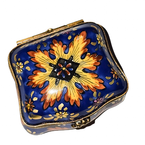 Vibrant Artisan Limoges Treasure Porcelain Limoges traditional French Trinket Box