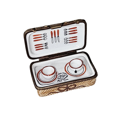 Picnic Basket with Teacups
