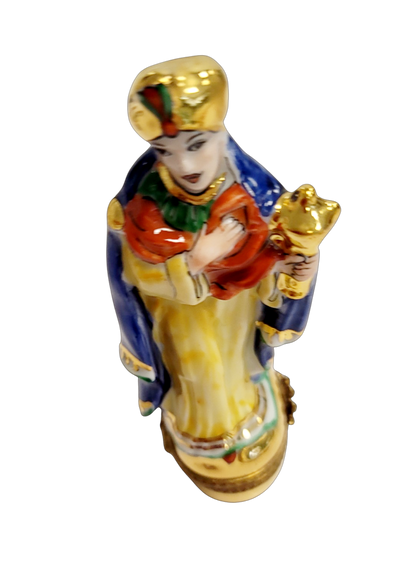 6 Piece Gold Bottom Nativity Set Porcelain Limoges nativity French Trinket Box