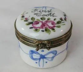 Baby Tooth Round Porcelain Limoges BABY maternity LIMOGES BOXES French Trinket Box