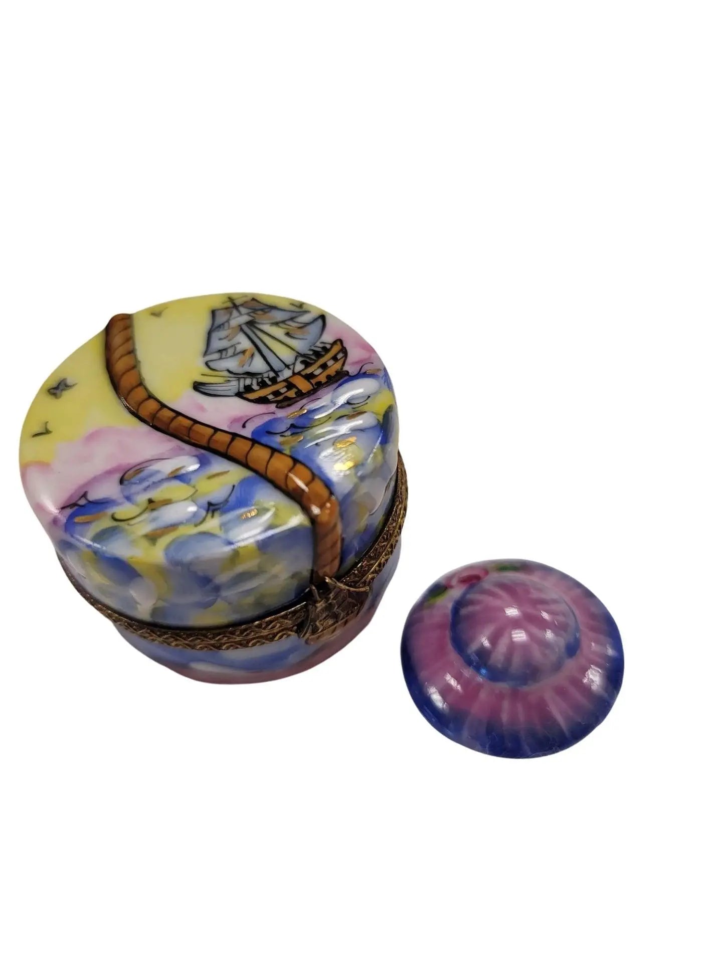 Designer Hat Box Figurine Porcelain Limoges hats fashion LIMOGES BoXES French Trinket Box