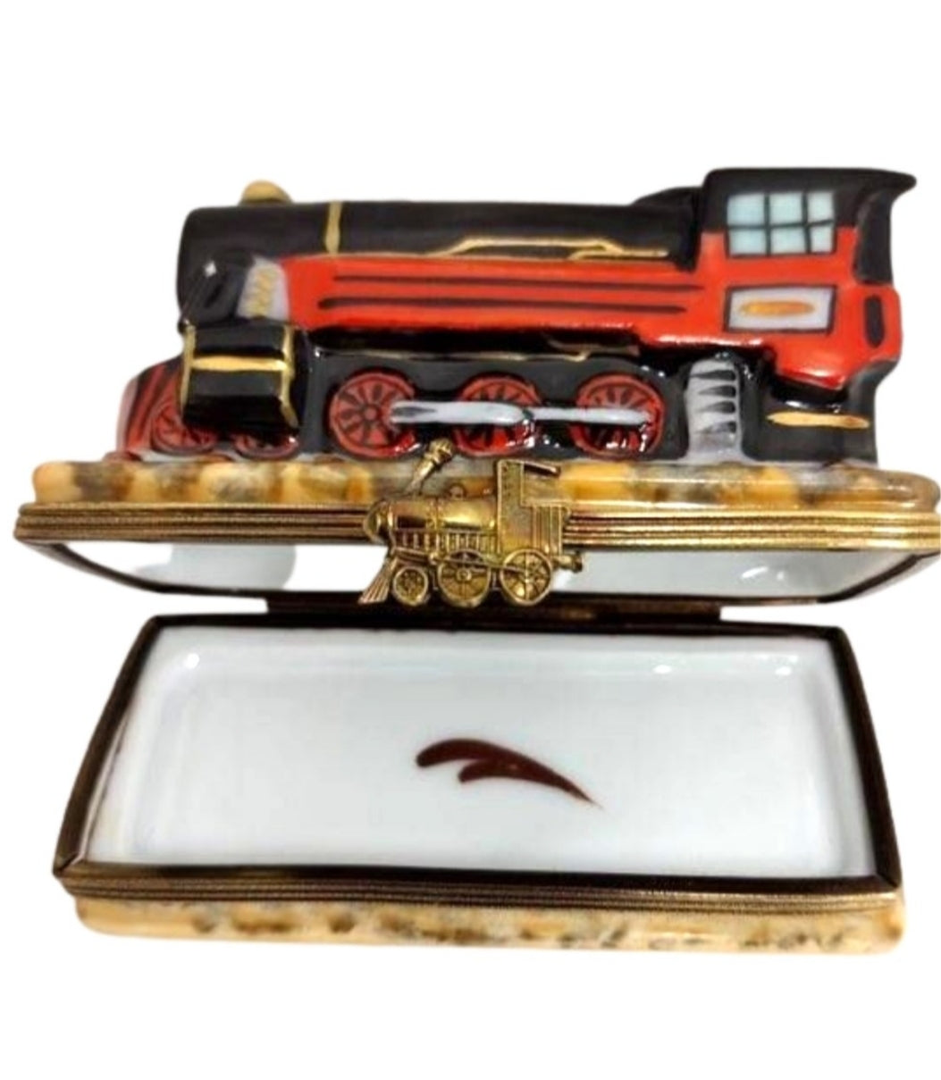 Elegant Limoges Train Locomotive Box Porcelain Limoges travel BABY maternity figurine LIMOGES BOXES French Trinket Box