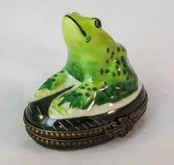Frog Chirping Porcelain Limoges frog limoges boxes French Trinket Box