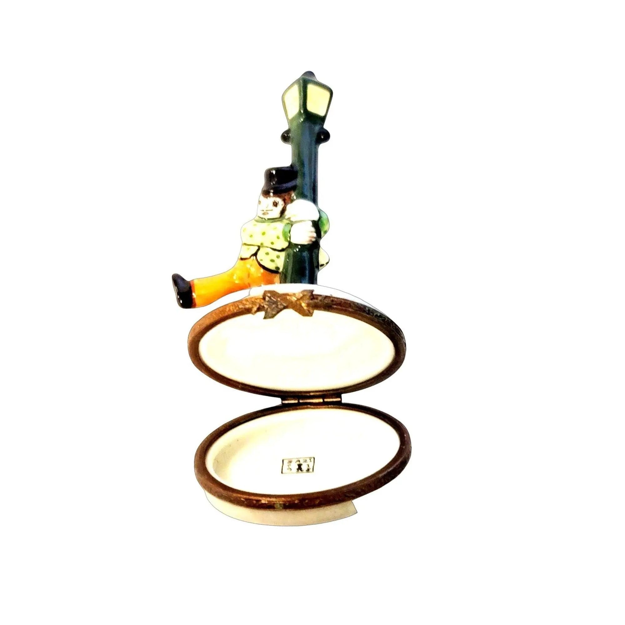 Irish Luck Lamp Post Limoges Porcelain Limoges travel world special occasions Limoges Boxes French Trinket Box