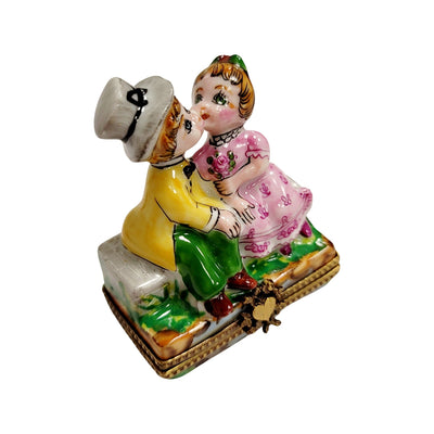 Kids Kissing Couple Figurine Porcelain Limoges love baby valentine French Trinket Box