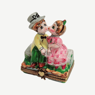 Kids Kissing Couple Figurine Porcelain Limoges love baby valentine French Trinket Box