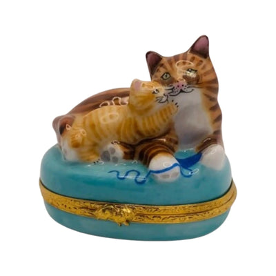 Mother Cat w Kitten Porcelain Limoges cats French Trinket Box