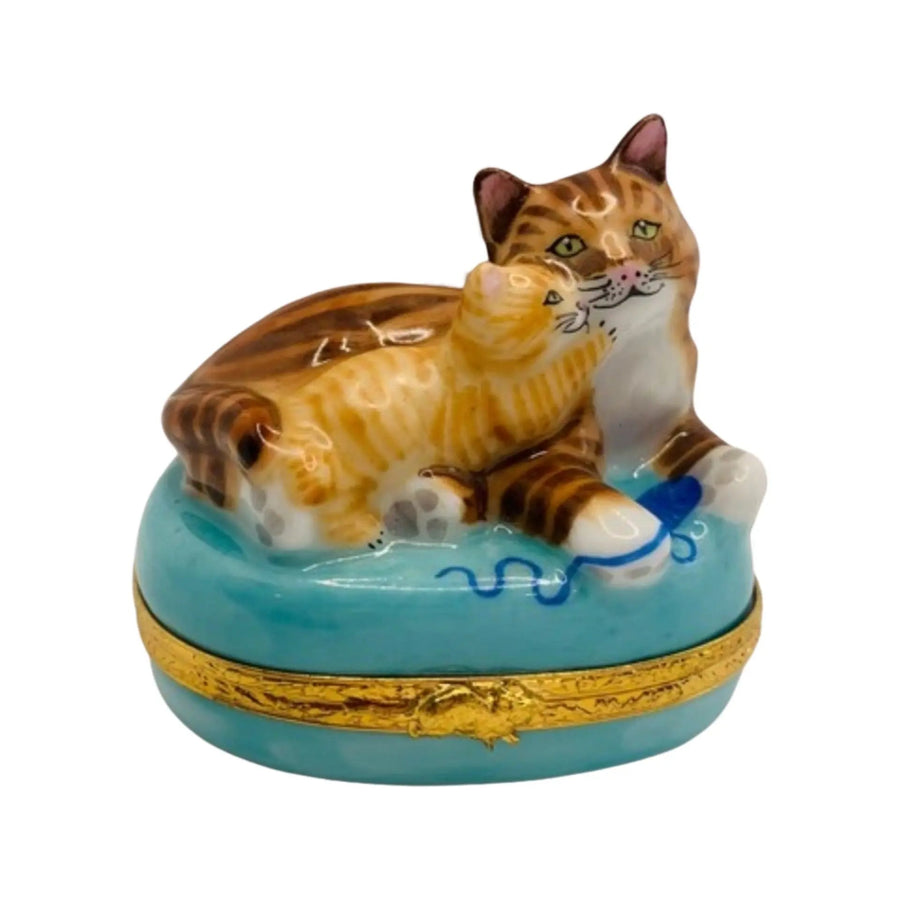 Mother Cat w Kitten Porcelain Limoges cats French Trinket Box