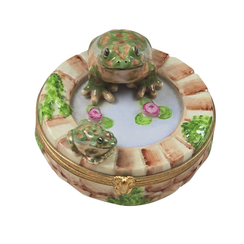Frogs on Fountain for Nature Lovers