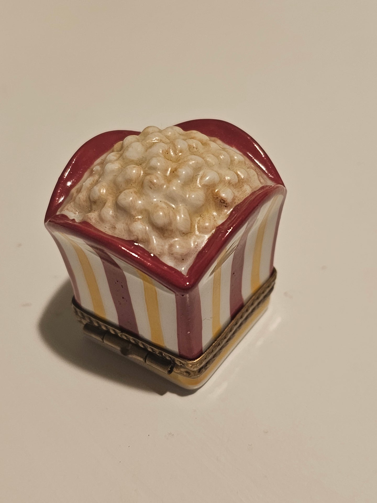 Popcorn PV Limoges Box