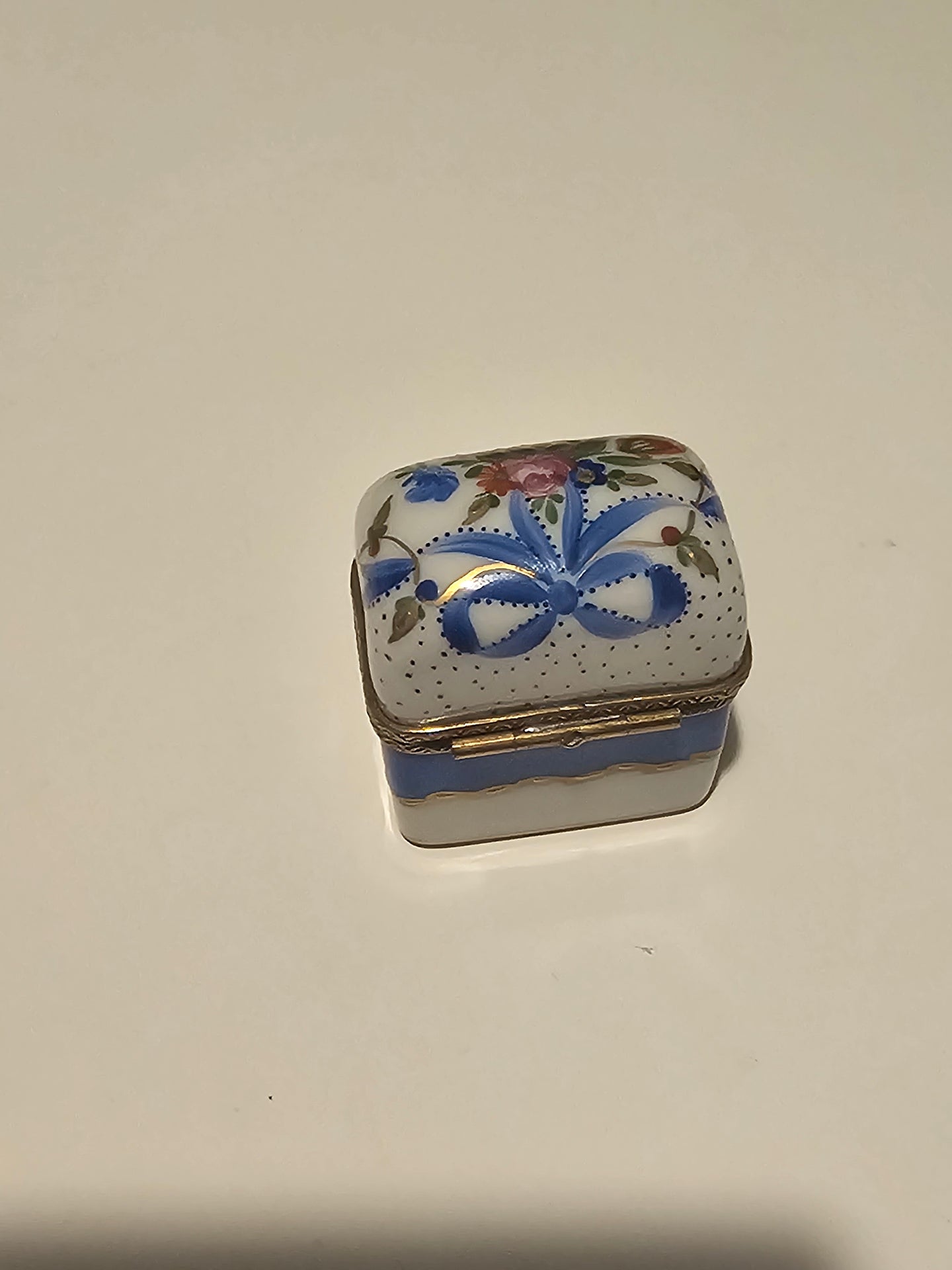 Madame Pompador Double Perfume Limoges Box