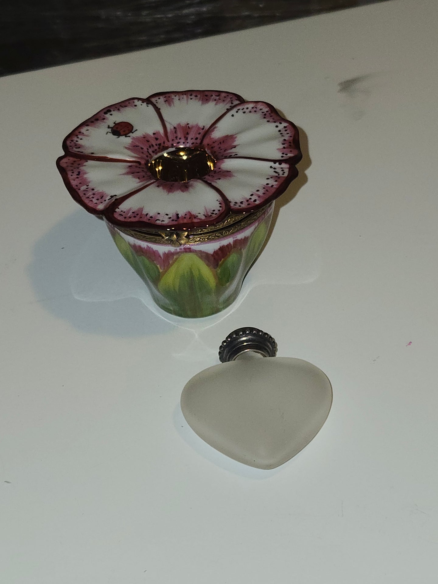 White Pink Flower w Perfume