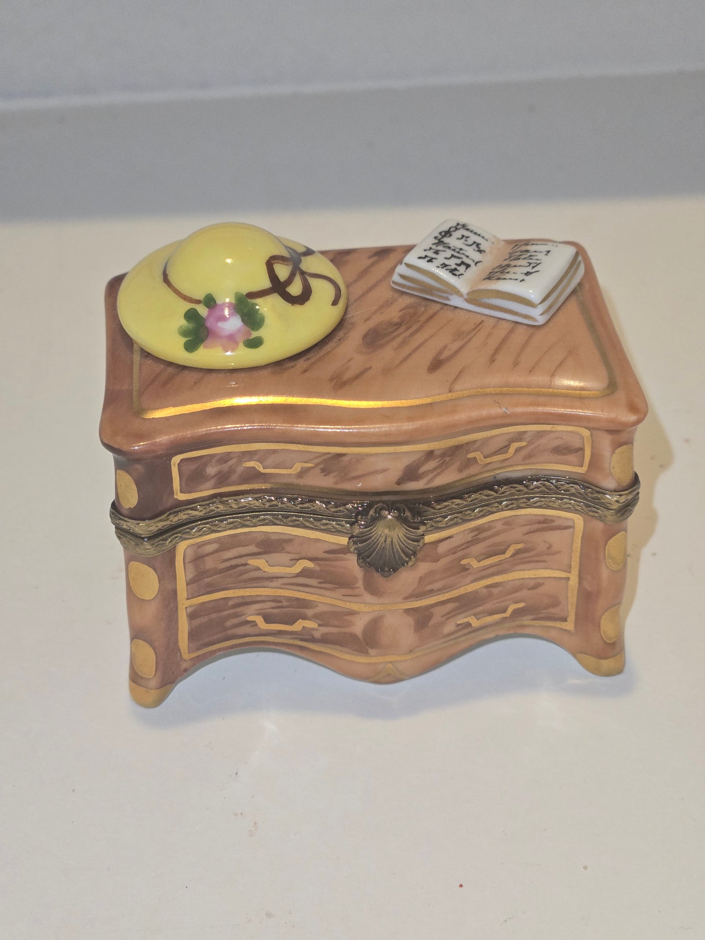 Dresser w Hat Book