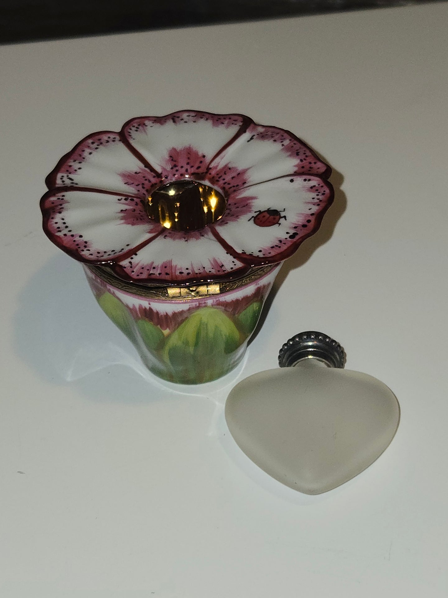 White Pink Flower w Perfume
