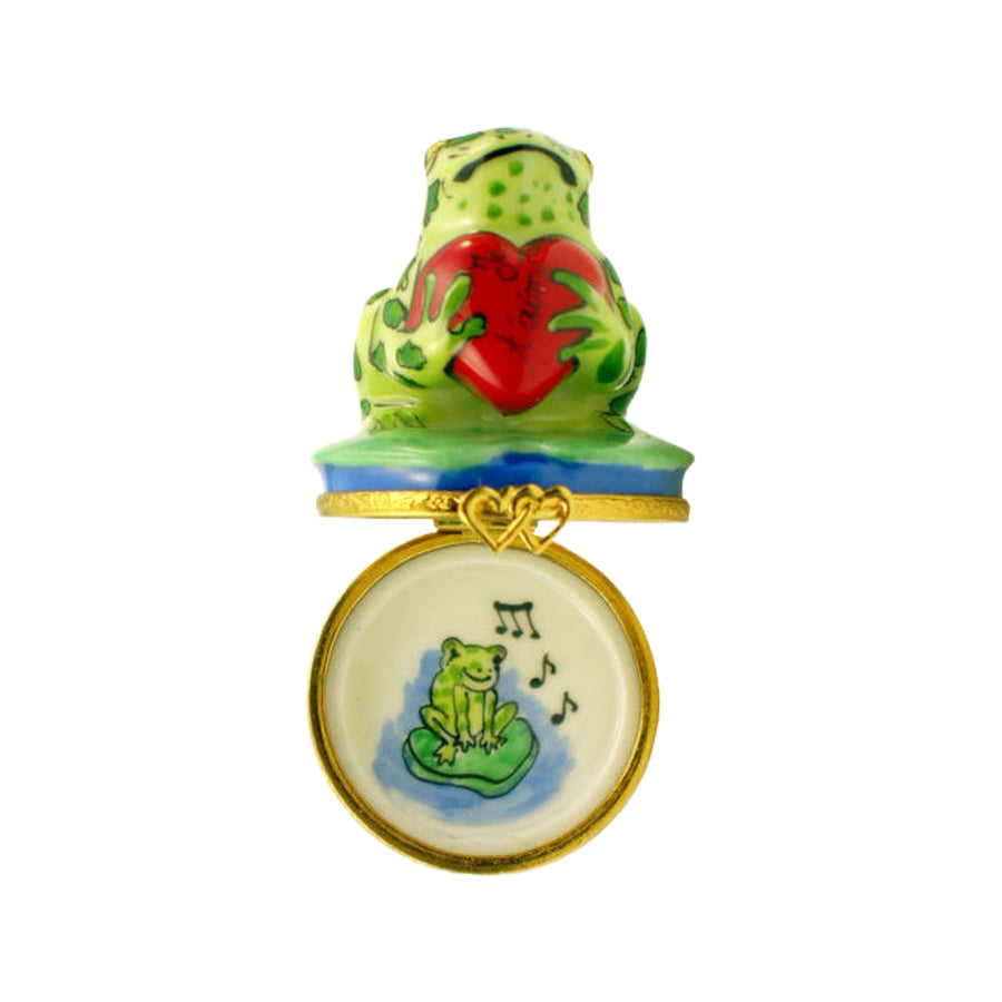 Frog - Je T'Aime product standing on a lily pad in a pond 