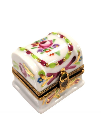 White Chest w Roses and Locket Clasp-traditional LIMOGES BOXES-CH3S109