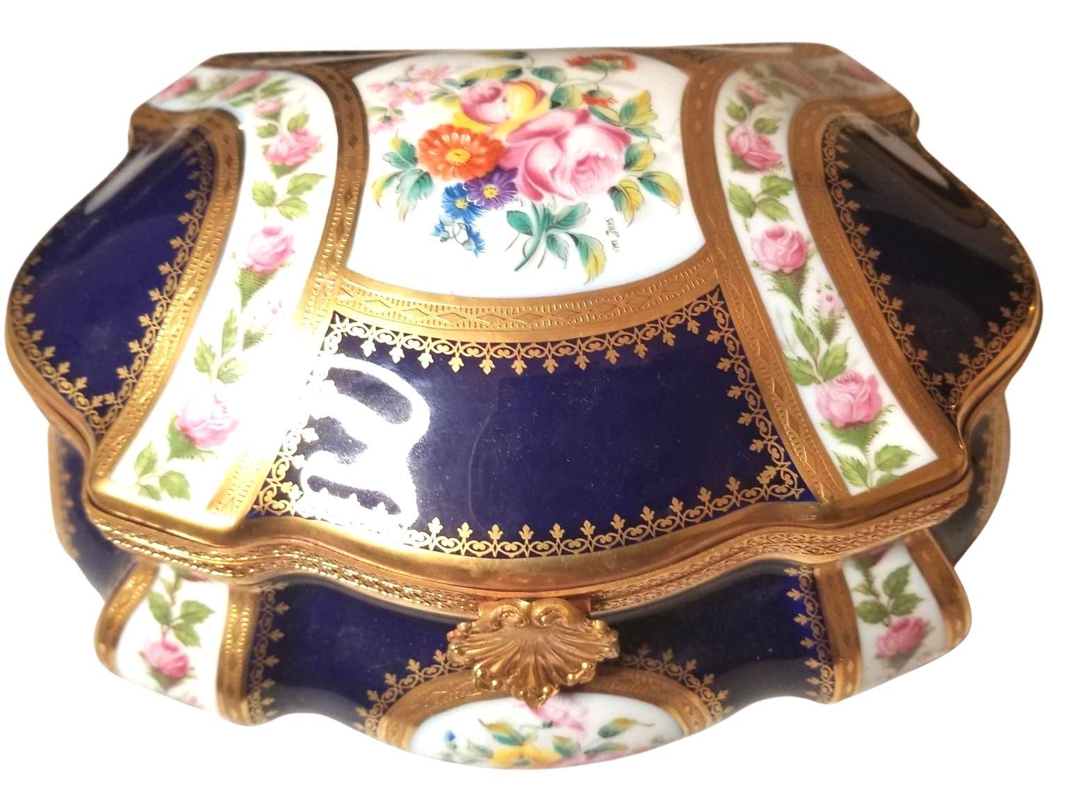 Fontaine Bleau - Penicaud - Champs Elysees - Limited Edition - 9" x 7" x 5" Limoges Box - Limoges Box Boutique