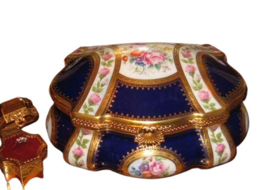 Fontaine Bleau - Penicaud - Champs Elysees - Limited Edition - 9" x 7" x 5" Limoges Box - Limoges Box Boutique