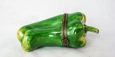 Green Pepper - RARE and RETIRED Porcelain Limoges Trinket Box - Limoges Box Boutique