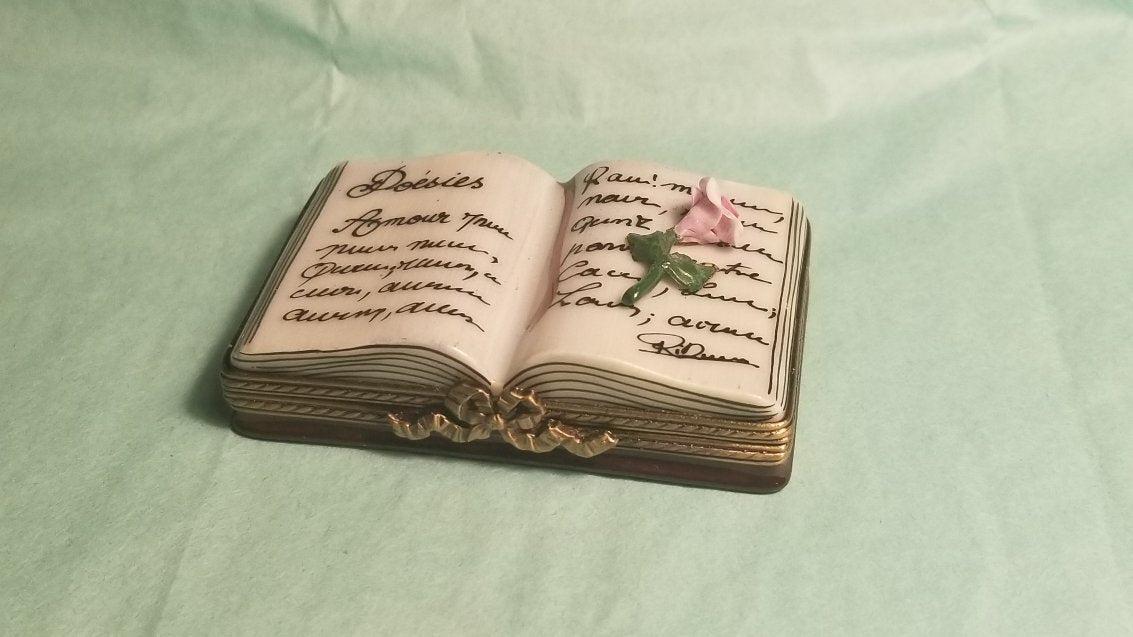 Rose Poetry Book for Romantic Reading