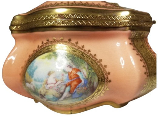 Lt Peach Chest - Louvre -1 of 50 - Penicaud - 9" x 7" x 5" Limoges Box - Limoges Box Boutique