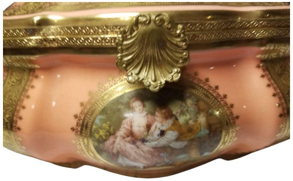 Lt Peach Chest - Louvre -1 of 50 - Penicaud - 9" x 7" x 5" Limoges Box - Limoges Box Boutique
