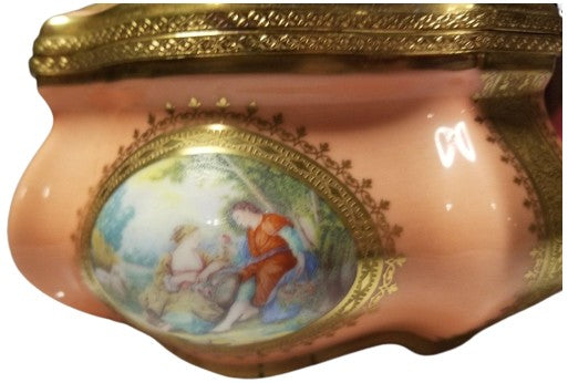Lt Peach Chest - Louvre -1 of 50 - Penicaud - 9" x 7" x 5" Limoges Box - Limoges Box Boutique