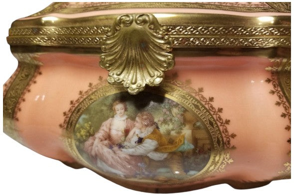 Lt Peach Chest - Louvre -1 of 50 - Penicaud - 9" x 7" x 5" Limoges Box - Limoges Box Boutique