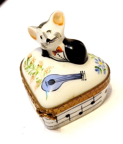 Serenade Musical Love Mouse Dating on Heart