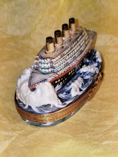 Titanic Boat - An exquisite and meticulously crafted Titanic reproduction