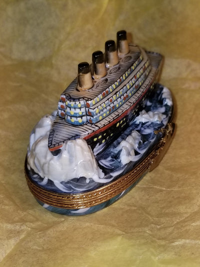 Titanic Boat - A faithful recreation of the iconic Titanic vessel