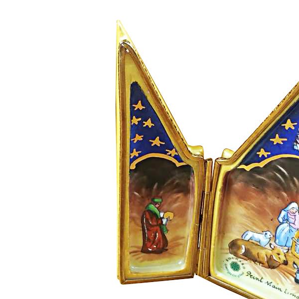 A captivating Triptych Nativity with a thoughtful and timeless design